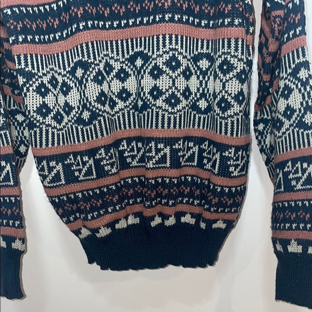 Men's Multicolor Patterned Sweater - Picture 6 of 6